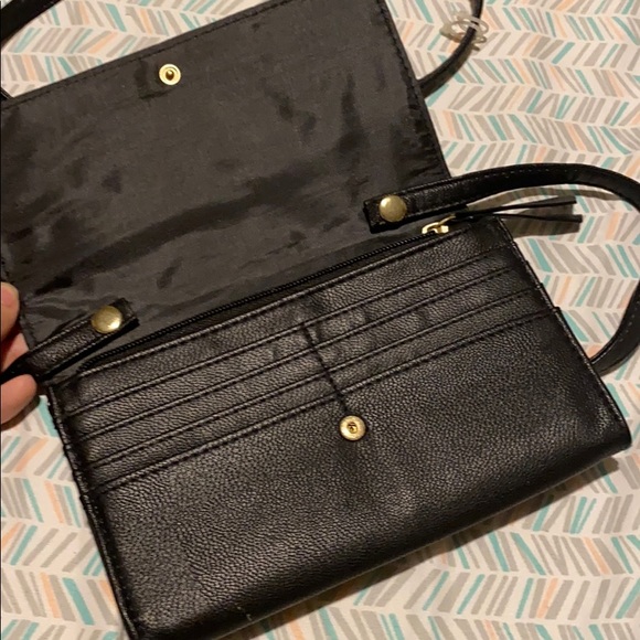 a bag - Picture 2 of 3